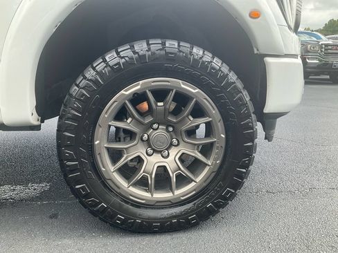 Used 2022 Ford F150 XLT w/ Equipment Group 302A High AWD/4WD image 10