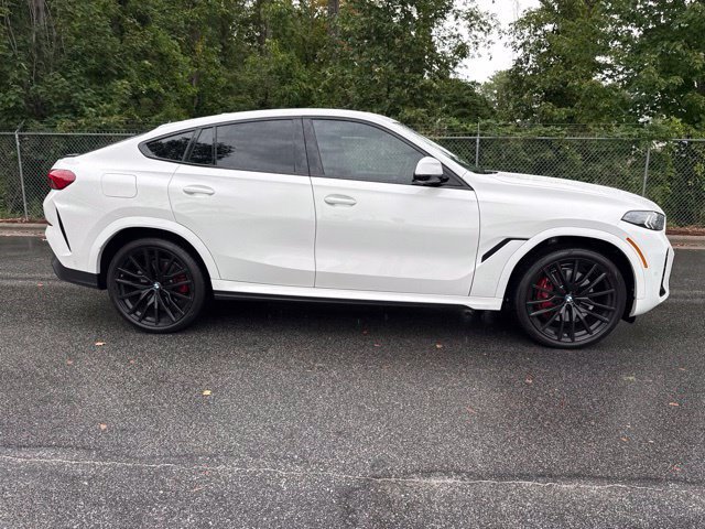 Used 2025 BMW X6 xDrive40i w/ Climate Comfort Package AWD/4WD image 4