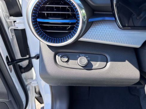 New 2025 Chevrolet Trax LT w/ Driver Confidence Package image 21