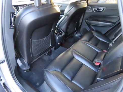 Used 2018 Volvo XC60 T6 Inscription w/ Convenience Package AWD/4WD image 10