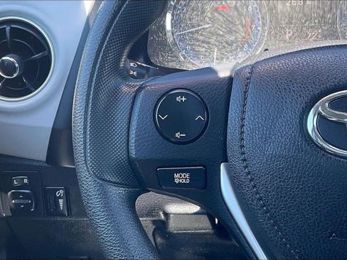 Used 2018 Toyota Corolla LE w/ Carpet Mat Package (TMS) FWD image 20