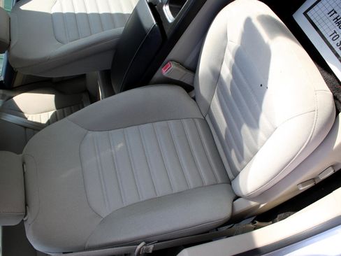 Used 2020 Ford Fusion SE image 13