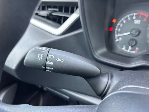 Used 2022 Toyota Corolla LE FWD image 44