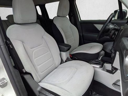 Used 2022 Jeep Renegade Latitude w/ Convenience Group AWD/4WD image 20