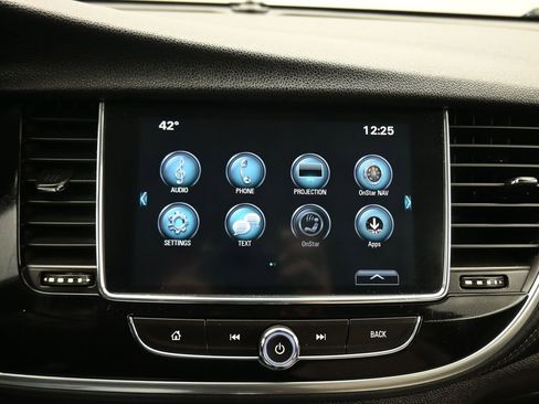 Used 2018 Buick Encore Preferred image 16