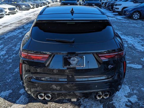 Used 2023 Jaguar F-PACE SVR image 8