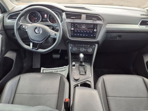 Used 2020 Volkswagen Tiguan SE image 9