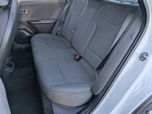 Used 2025 Kia K4 LXS image 26