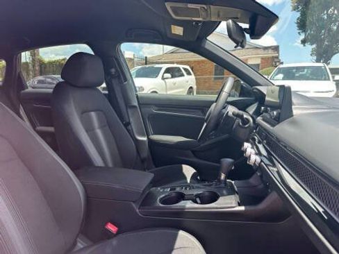 Used 2025 Honda Civic Sport image 6
