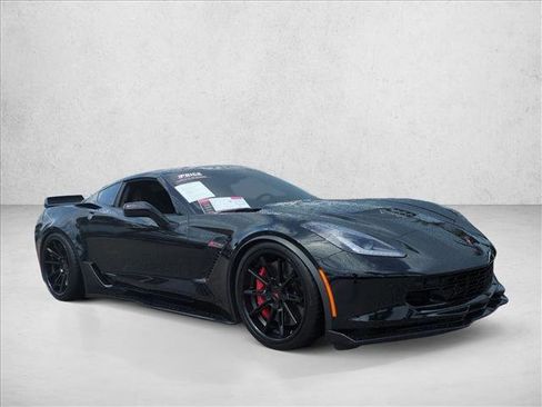 Used 2015 Chevrolet Corvette Z06 w/ 3LZ Preferred Equipment Group RWD image 3