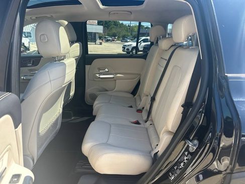 Used 2020 Mercedes-Benz GLB 250 4MATIC w/ Premium Package image 31