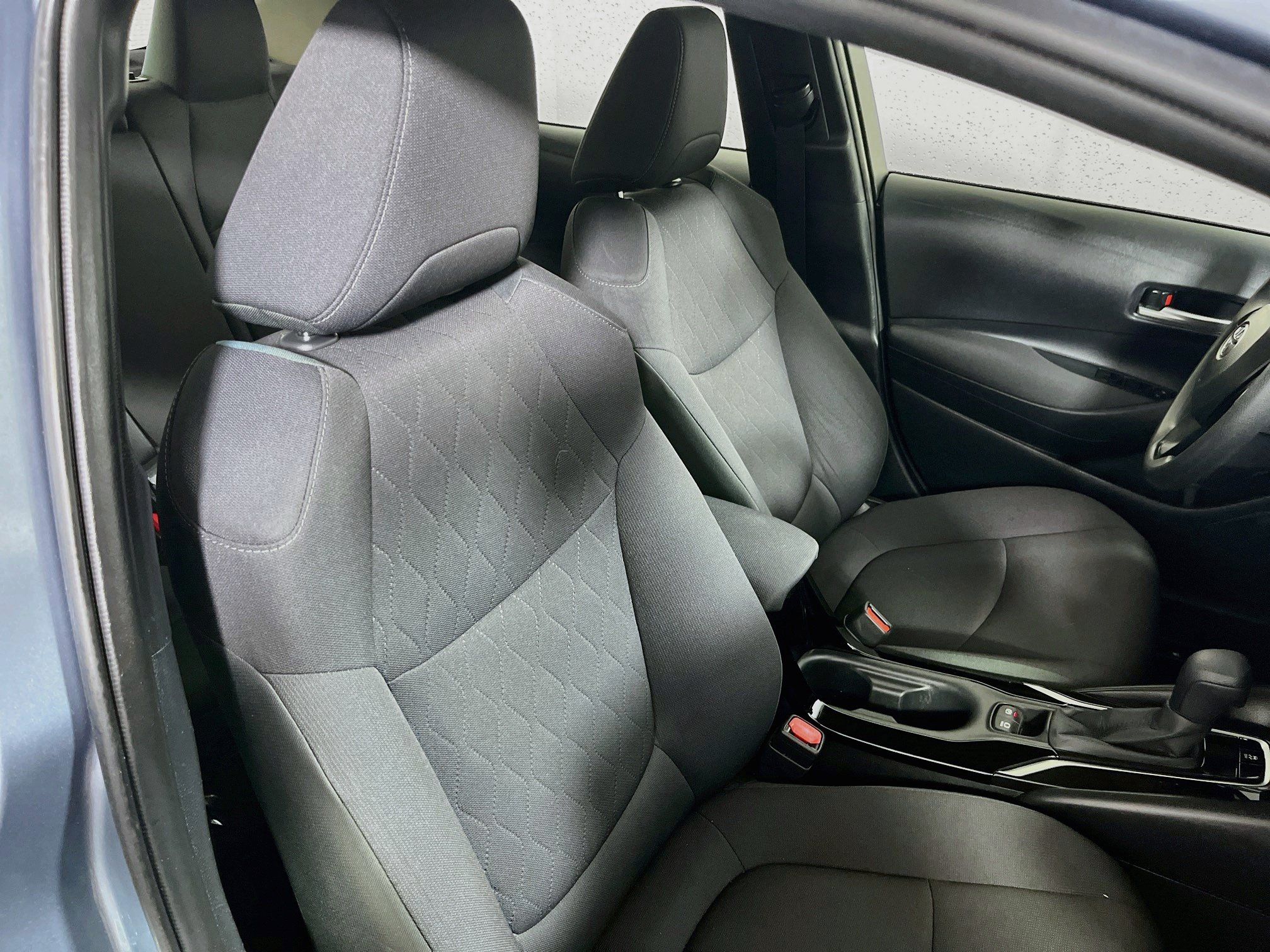 Used 2021 Toyota Corolla LE FWD image 29