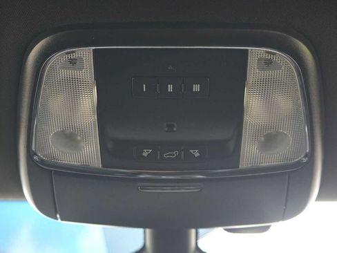 Used 2018 Jeep Grand Cherokee Altitude AWD/4WD image 23