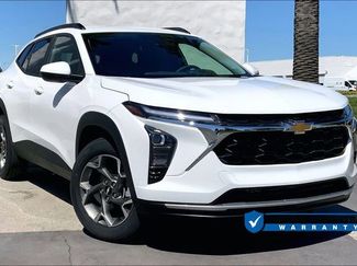 New 2025 Chevrolet Trax LT w/ Driver Confidence Package FWD video 2