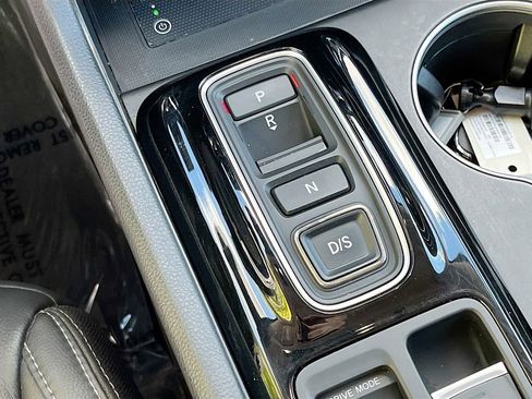 Used 2023 Honda Pilot Touring image 17