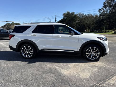 Used 2025 Ford Explorer Platinum w/ Ultimate Package image 6