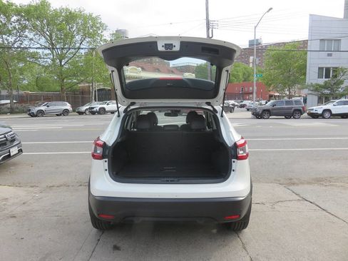 Used 2021 Nissan Rogue Sport SL w/ Premium Package AWD/4WD image 22