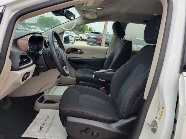 Used 2023 Chrysler Voyager LX FWD image 24