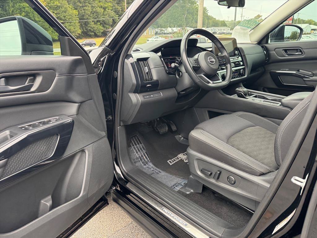 Certified 2024 Nissan Pathfinder SV w/ Lighting Package (N92) FWD image 14