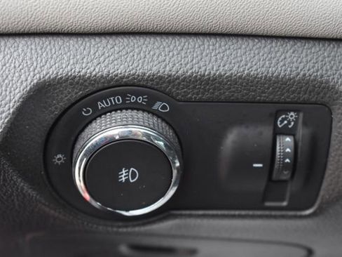 Used 2014 Chevrolet Cruze LS FWD image 17