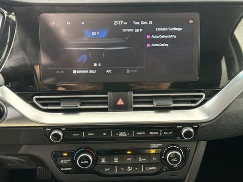 Used 2022 Kia Niro EX w/ Cold Weather Package image 14