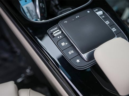 Used 2022 Mercedes-Benz CLA 250 image 23