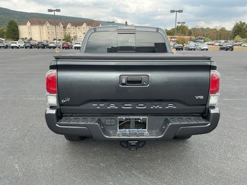 Used 2023 Toyota Tacoma TRD Sport image 6