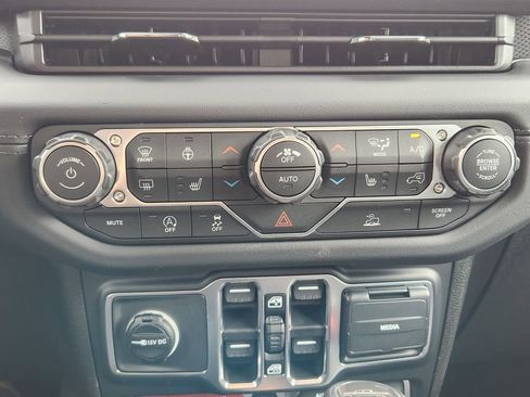 New 2026 Jeep Gladiator Rubicon AWD/4WD image 23