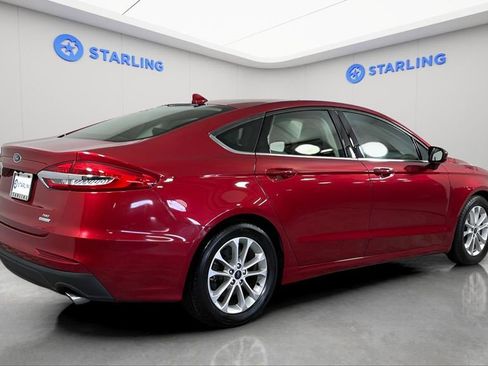 Used 2020 Ford Fusion SE FWD image 9