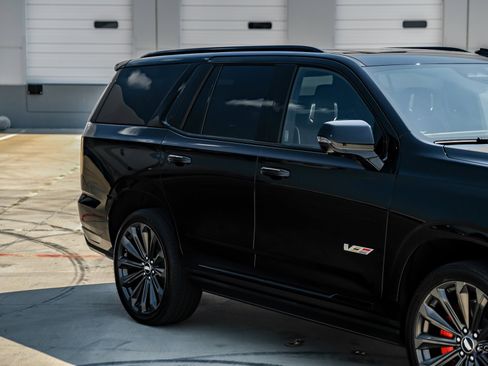 Used 2025 Cadillac Escalade V image 25