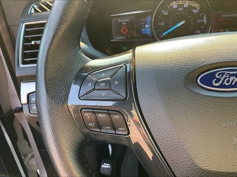 Used 2018 Ford Explorer XLT w/ Equipment Group 201A FWD image 17