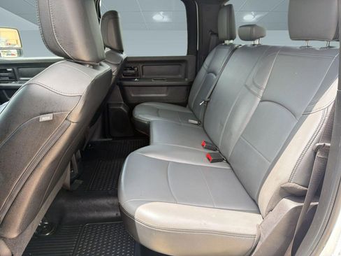 Used 2024 RAM 2500 Tradesman w/ Chrome Appearance Group image 15