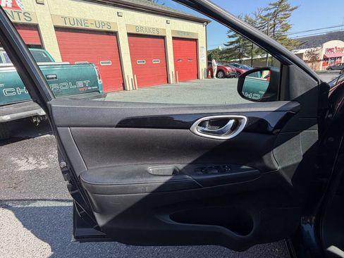 Used 2016 Nissan Sentra SV image 22