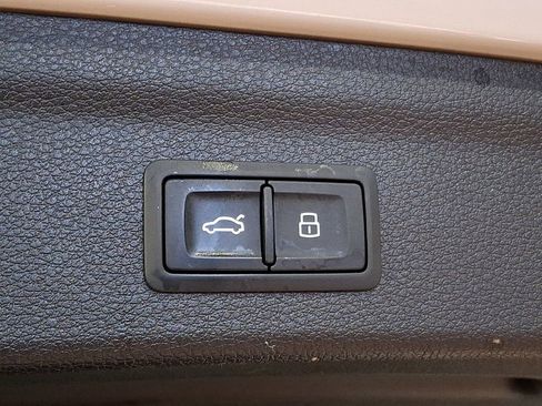 Used 2019 Audi Q3 2.0T Premium Plus w/ Premium Plus Package image 28