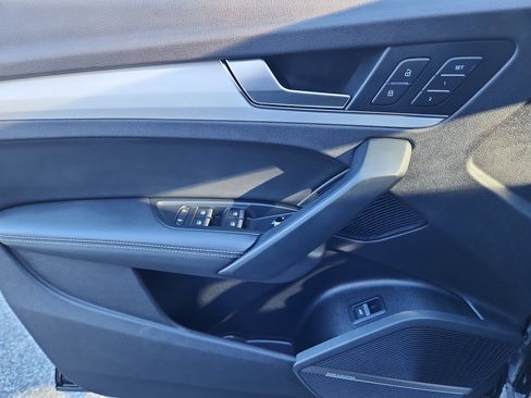 Used 2019 Audi SQ5 Premium Plus w/ Premium Plus Package image 25