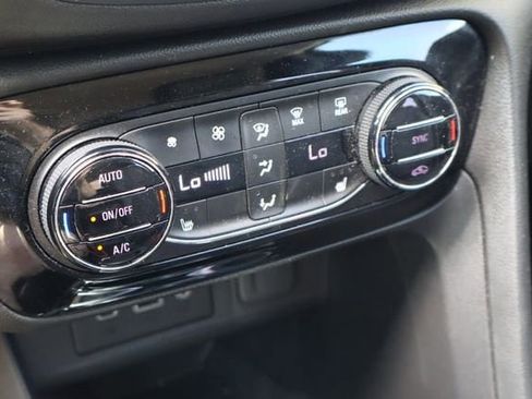 Used 2020 Buick Encore GX Select w/ Sport Touring Package FWD image 23