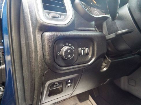 Used 2019 RAM 1500 Big Horn AWD/4WD image 20