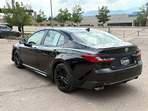 Used 2025 Toyota Camry SE image 6