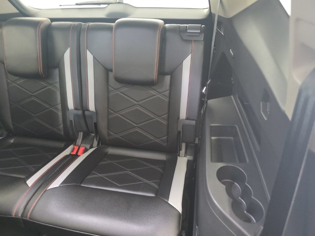 Certified 2024 Volkswagen Atlas Peak Edition SE AWD/4WD image 29