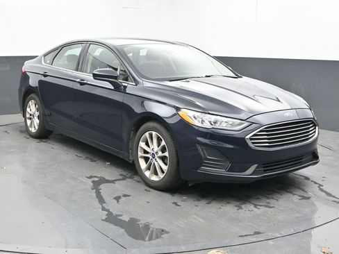 Used 2020 Ford Fusion SE FWD image 3