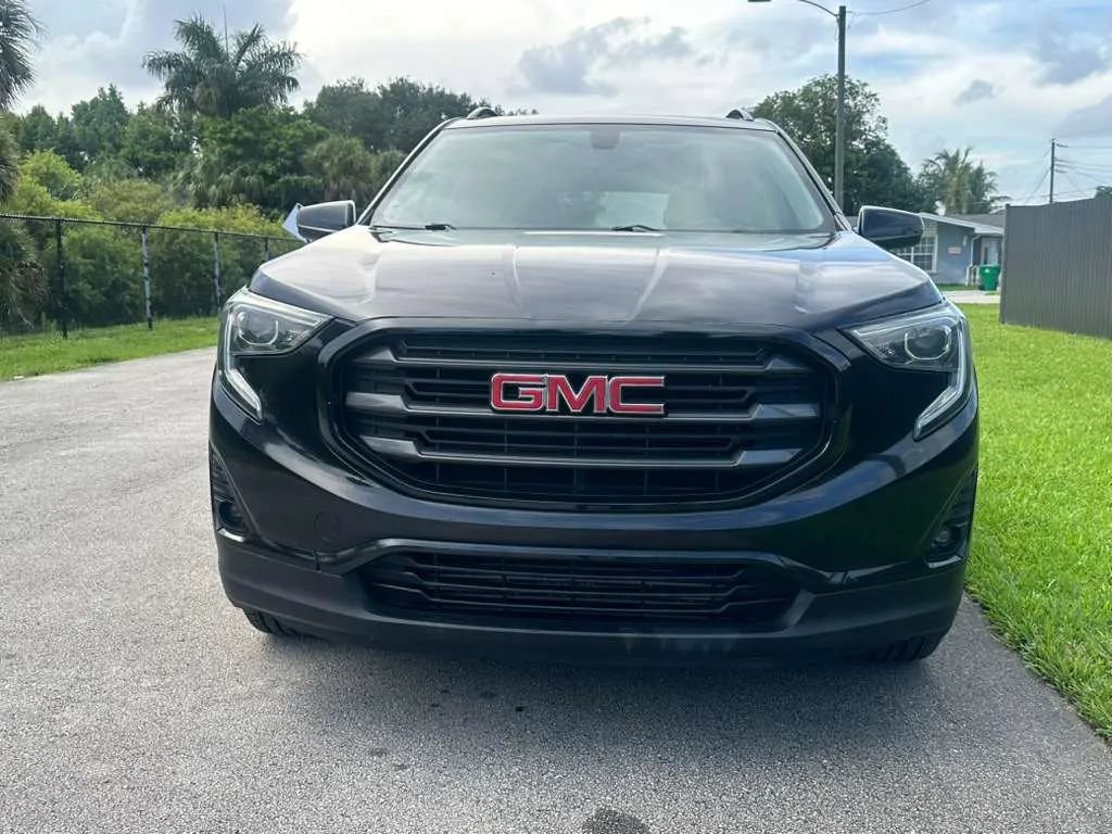 Used 2019 GMC Terrain SLT w/ Preferred Package FWD image 2