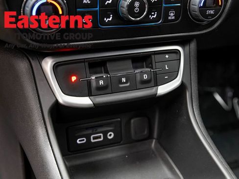 Used 2024 GMC Terrain SLT AWD/4WD image 13