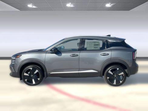New 2026 Nissan Kicks SR image 2