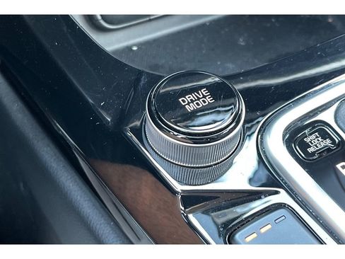 Used 2022 Kia Seltos SX w/ Sunroof Package image 32