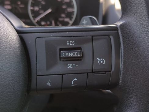 Used 2024 Nissan Rogue S AWD/4WD image 20