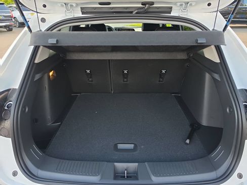 New 2026 Chevrolet Trax LT w/ Driver Confidence Package FWD image 27