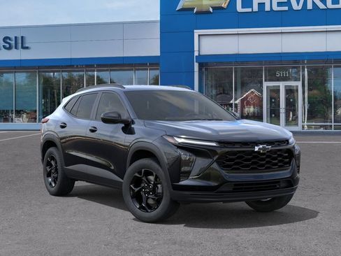 New 2026 Chevrolet Trax LT w/ Midnight Edition FWD image 7