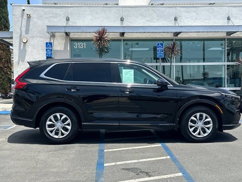 Used 2025 Honda CR-V LX image 3