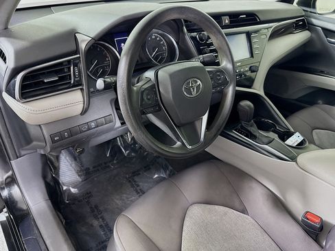 Used 2020 Toyota Camry LE image 22