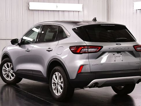 Used 2023 Ford Escape Active w/ Tech Pack #1 AWD/4WD image 5